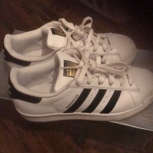 Womens size 5.5 superstars